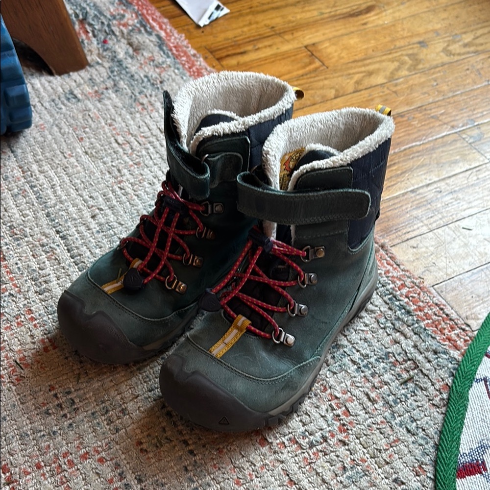 KEEN waterproof snow boots